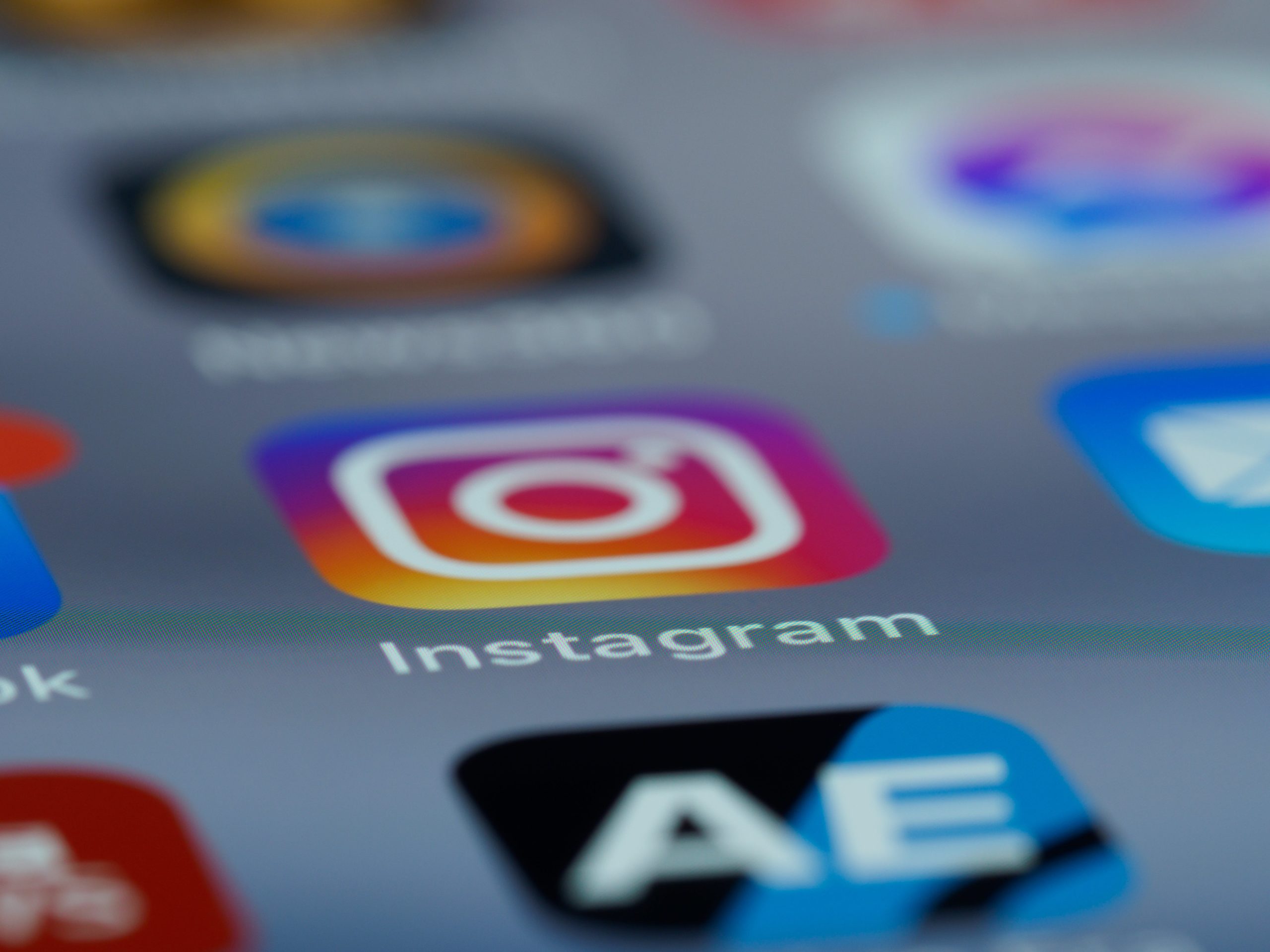 Ahora podrás colocar videos en estados de Instagram 1 Icono de Instagram en dispositivo móvil