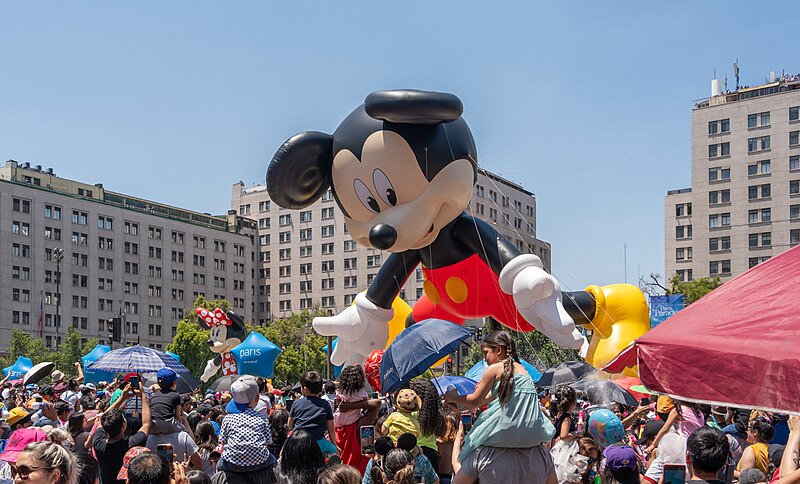 Mickey Mouse entra al dominio público el 1 de enero de 2024 6 Globo Gigante Mickey Mouse A740158